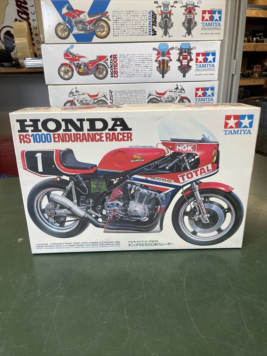 Tamiya 1/12 Scale Honda RS1000 Endurance Racer Motorcycle Model
