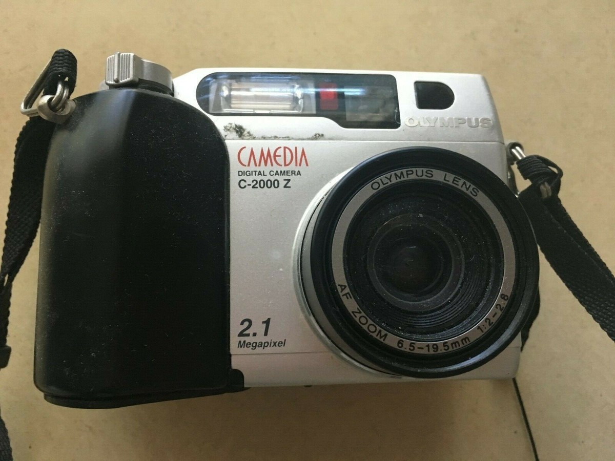 Olympus CAMEDIA C-2000 Zoom 2.1MP Digital Camera - Black