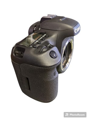 Canon EOS 7D Mark II 20.2MP DSLR Camera with EF 75 - 300mm Lens