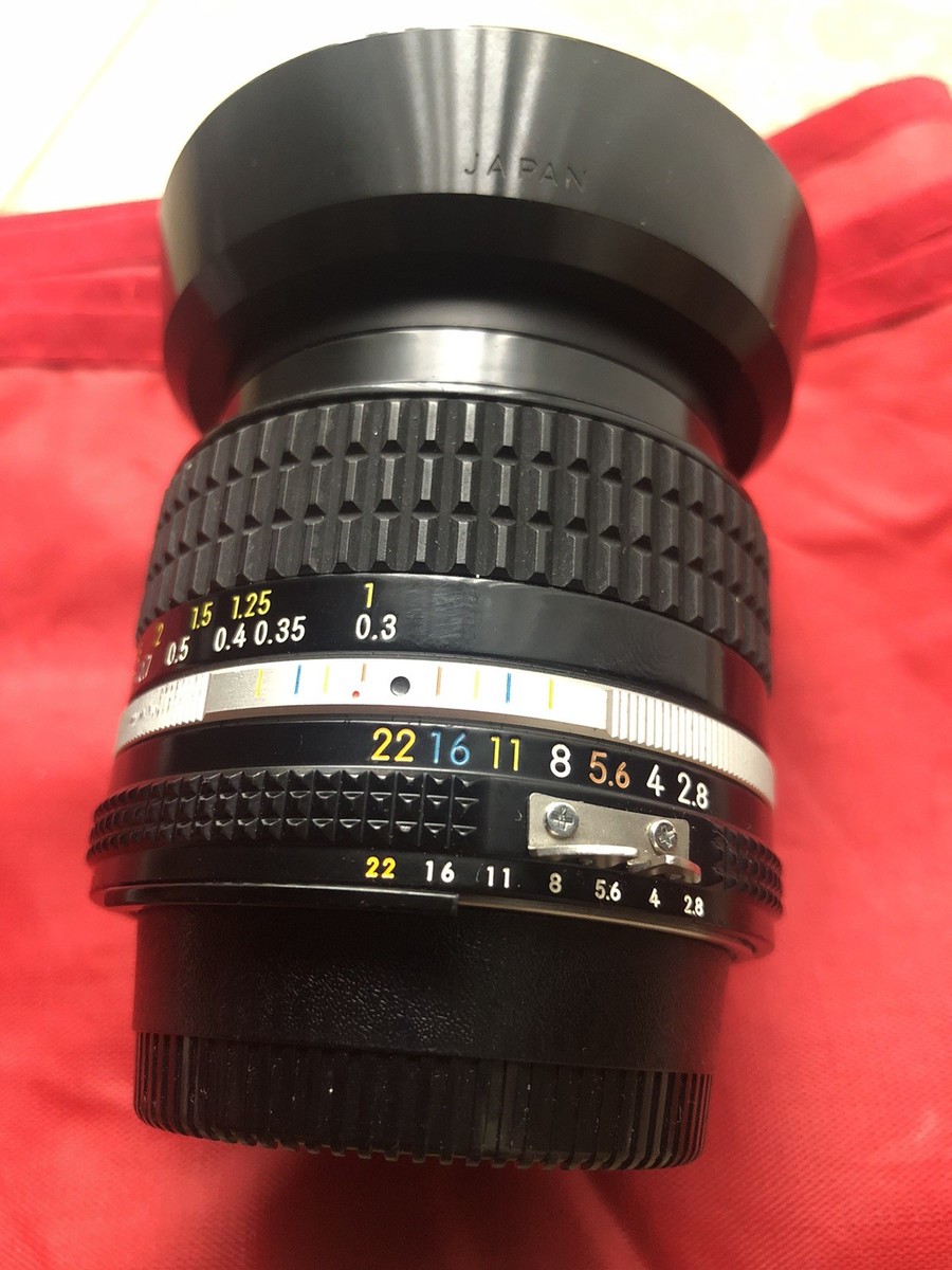 ニコン Ai Nikkor 24mm F2S フード付き ニコン Ai Nikkor 24mm F2.8S