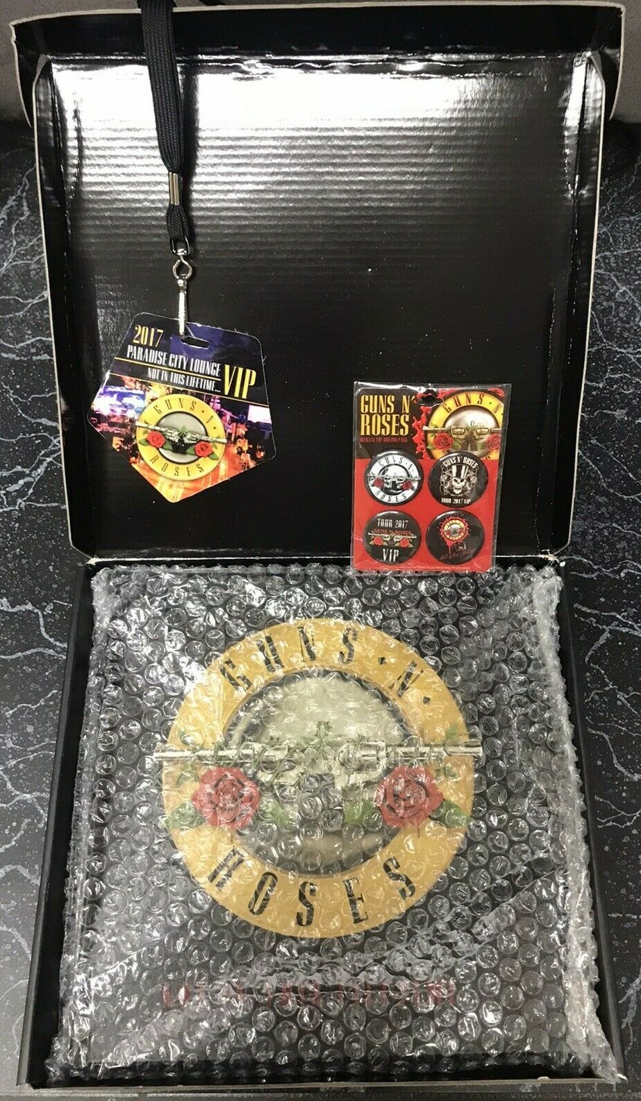 GUNS N' ROSES VIPグッズセット Paket merch tur Guns N' Roses di