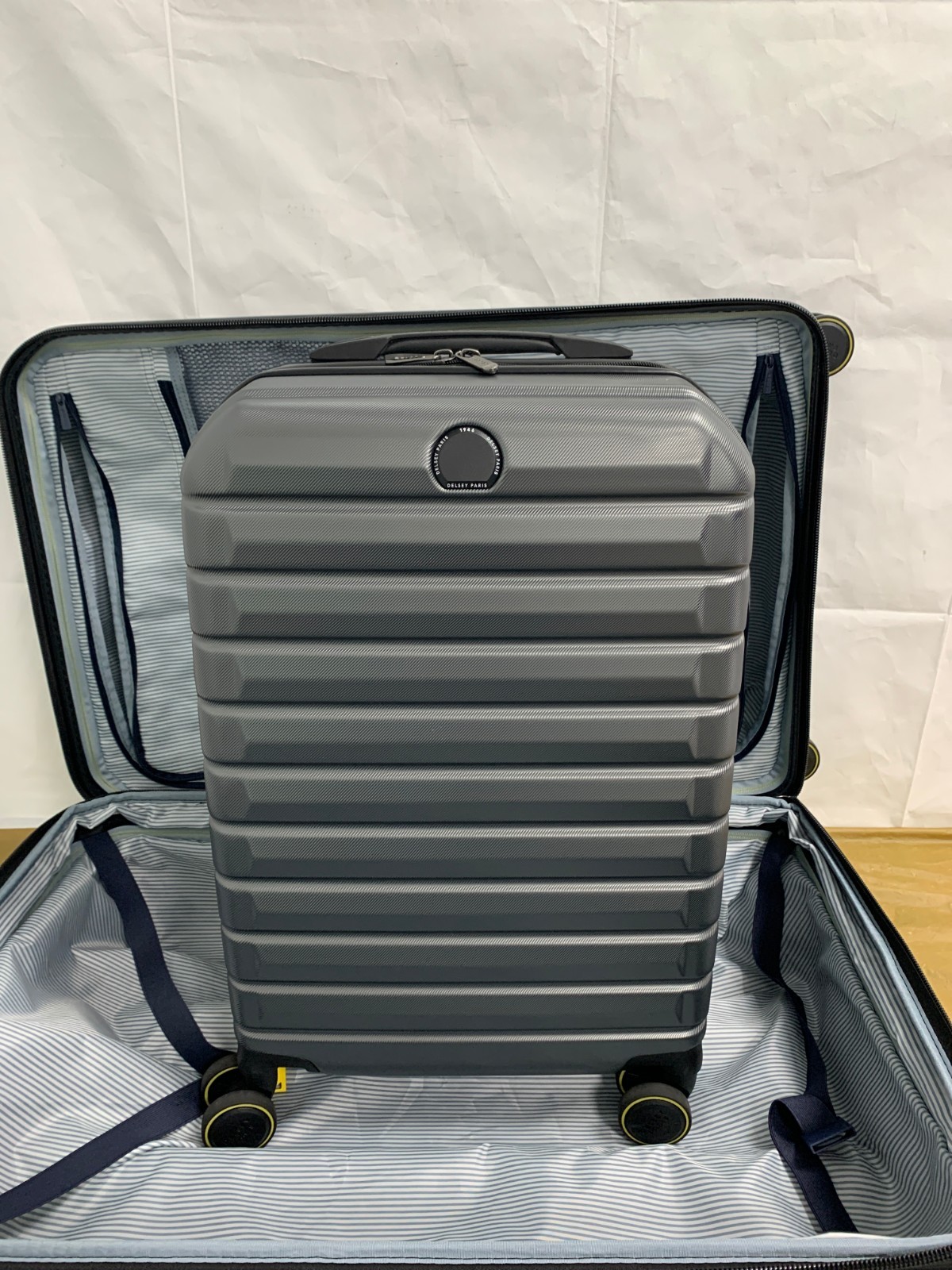 Delsey Paris Helium Edge 2.0 2-Piece 30