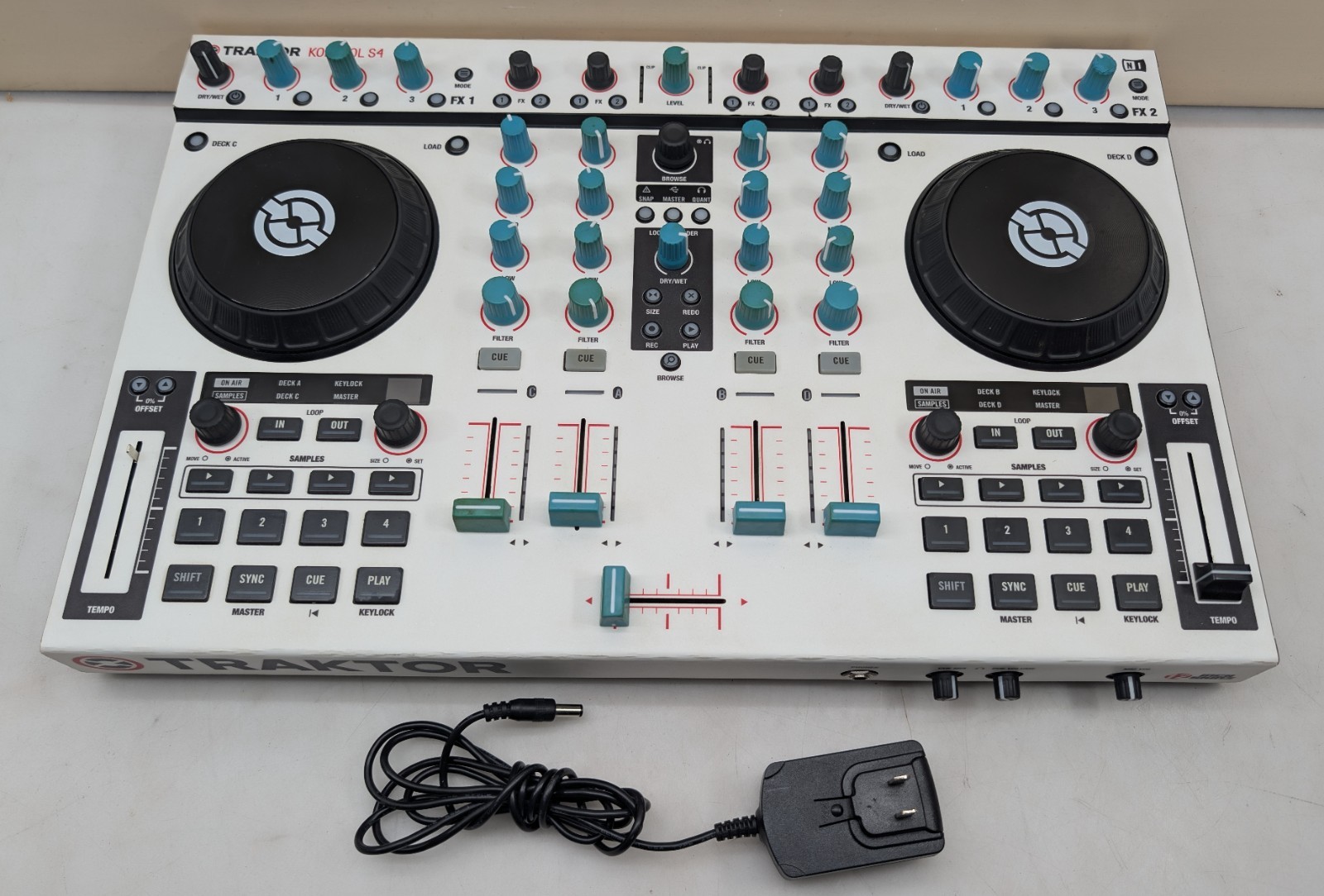 NI Traktor KONTROL S4 MK1 | DJコントローラー Native Instruments