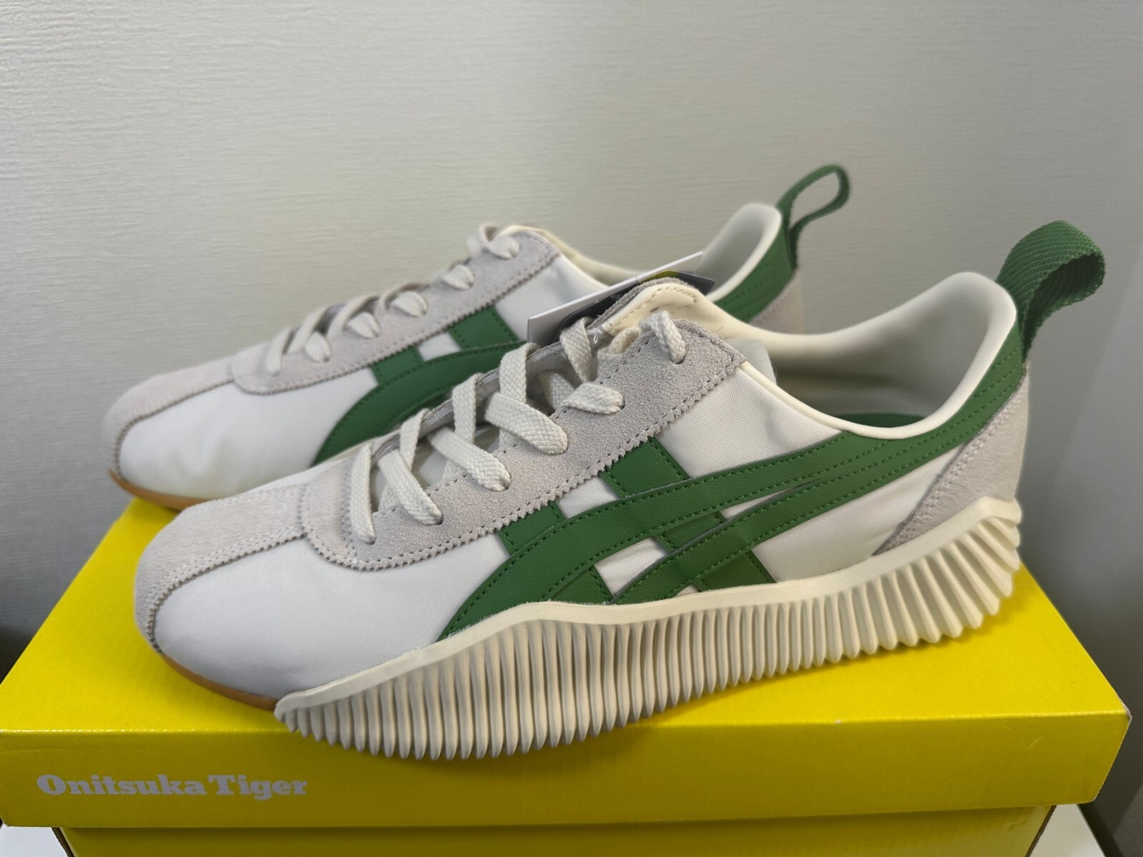Onitsuka Tiger ACROMOUNT 1183B257 105 CREAM SPINACH GREEN Unisex