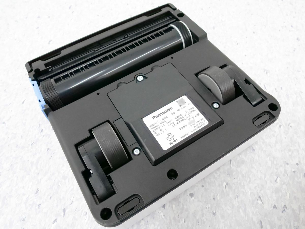 市販の掃除シートを装着可能な全自動床拭きロボット掃除機「ローラン