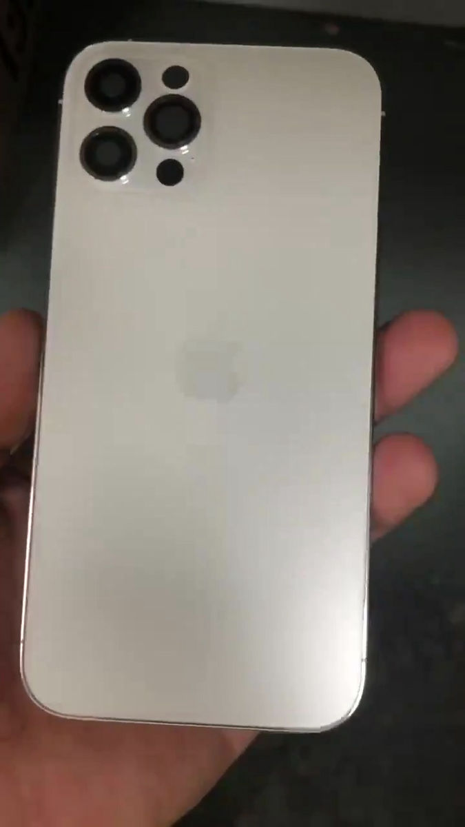 iPhone 12 ProのトリプルカメラにLiDARスキャナが搭載されるという