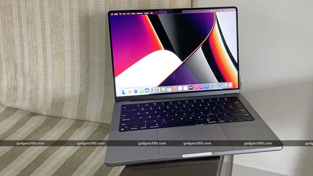MacBook Pro (14-inch, 2021) First Impressions: Everything Old is