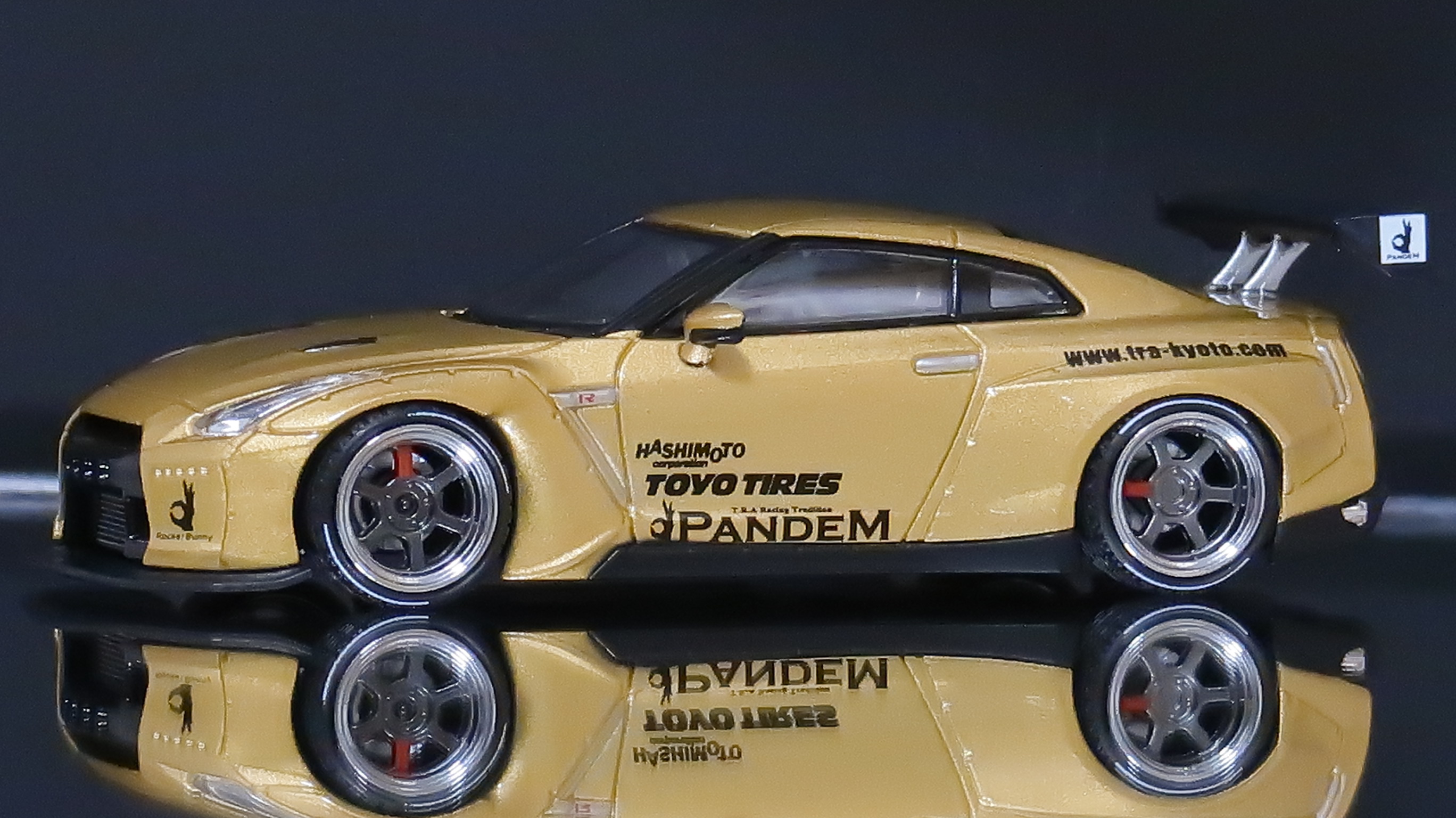 MINIGT 1/64 Pandem ニッサン GT-R 68 R35