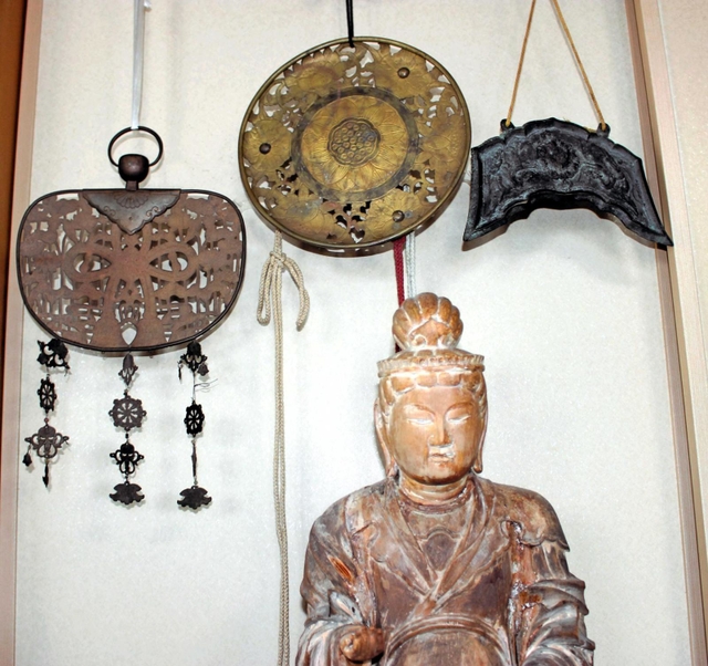 古美術◼️蔵から古そうな赤楽が出て来ました。漢字が難しそうなので