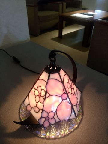 さくらの小ランプ お客様のもとへ | ステンドグラスルーチェの日常