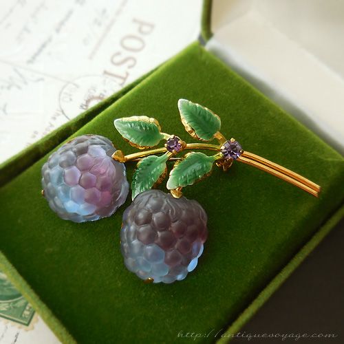 オーストリア AUSTRIA 葡萄 フルーツガラス ブローチ