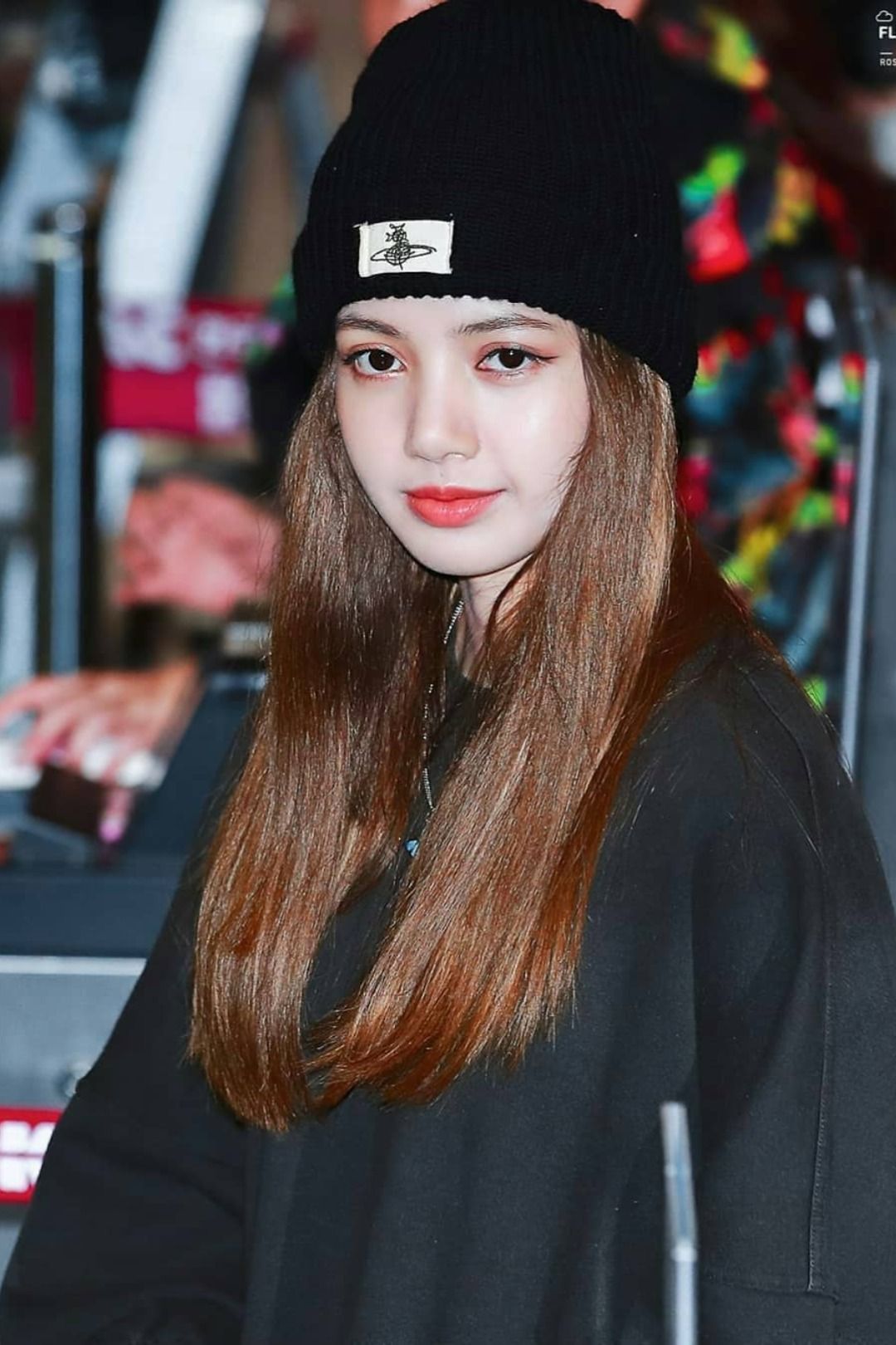 BLACKPINKリサ セリーヌ トリンオフ エンブロイダリーニット帽