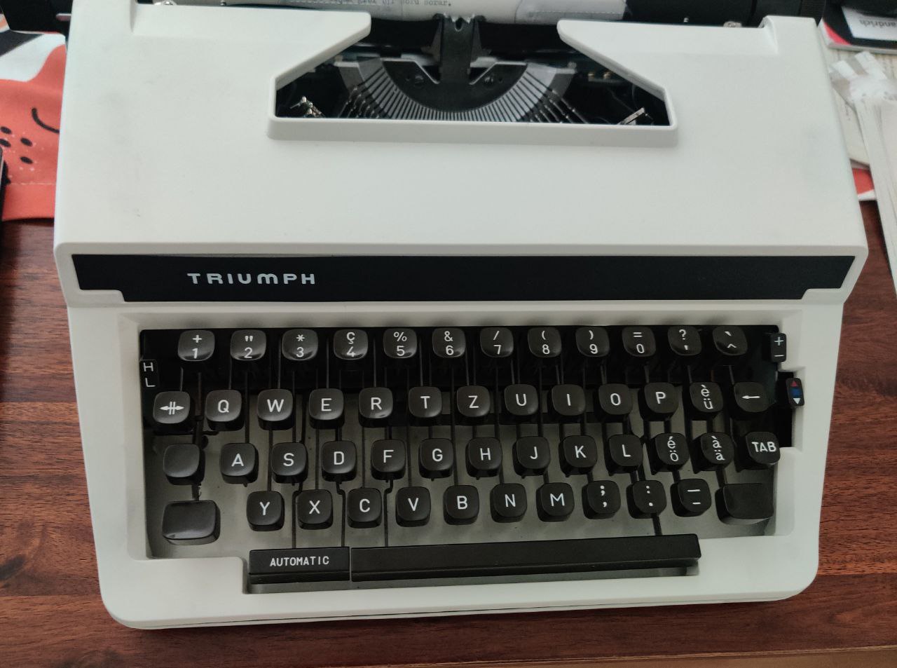 Beginner questions about my first typewriter (Triumph Gabriele 12