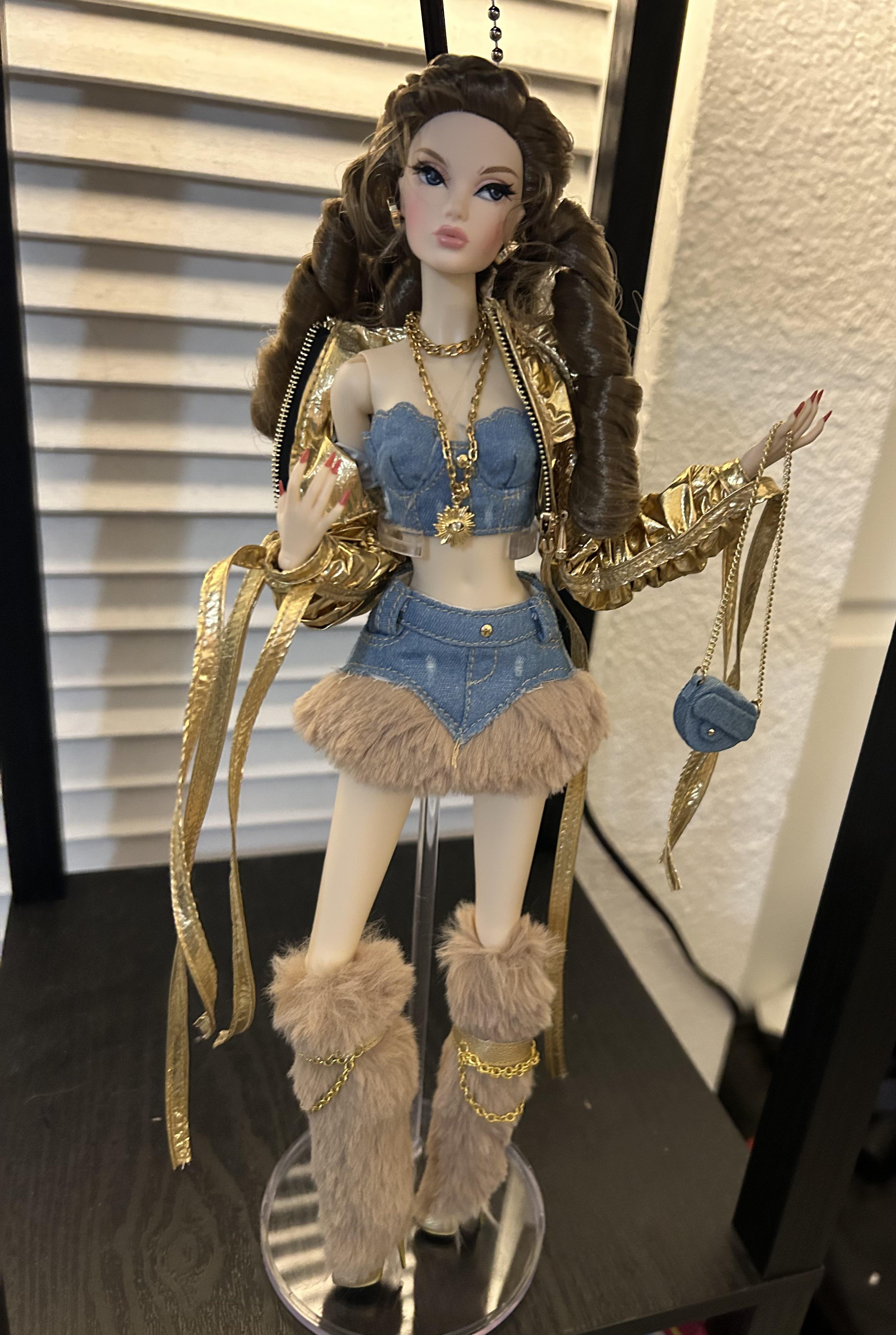 My first JHDFashionDoll, Gloria! Only 500 were made. : r/Dolls