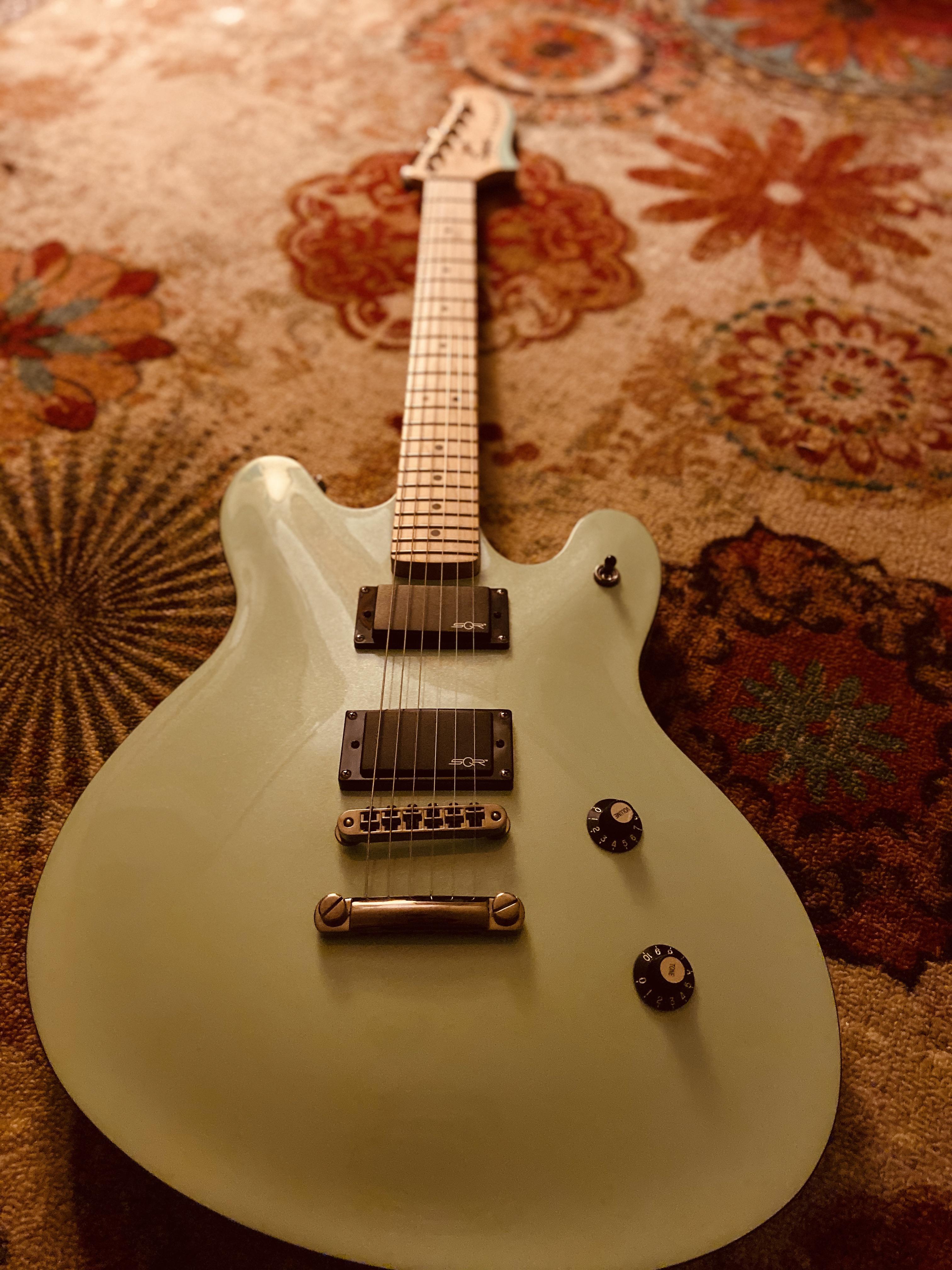 Squier Starcaster エレキギター Shoreline Gold Squier Starcaster