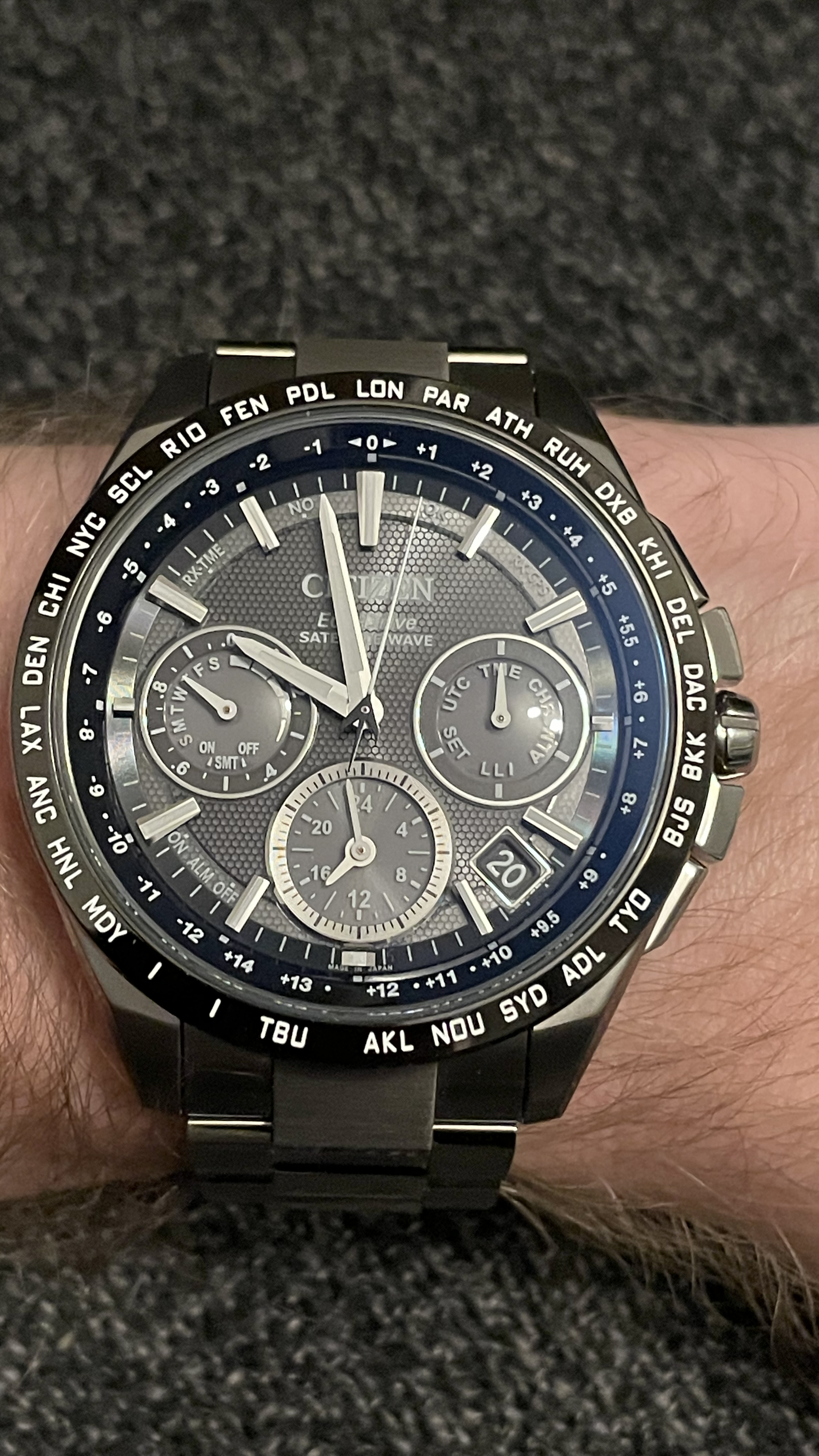 Citizen CC9015-54E] Wonderful Titanium Satellite Wave Watch : r