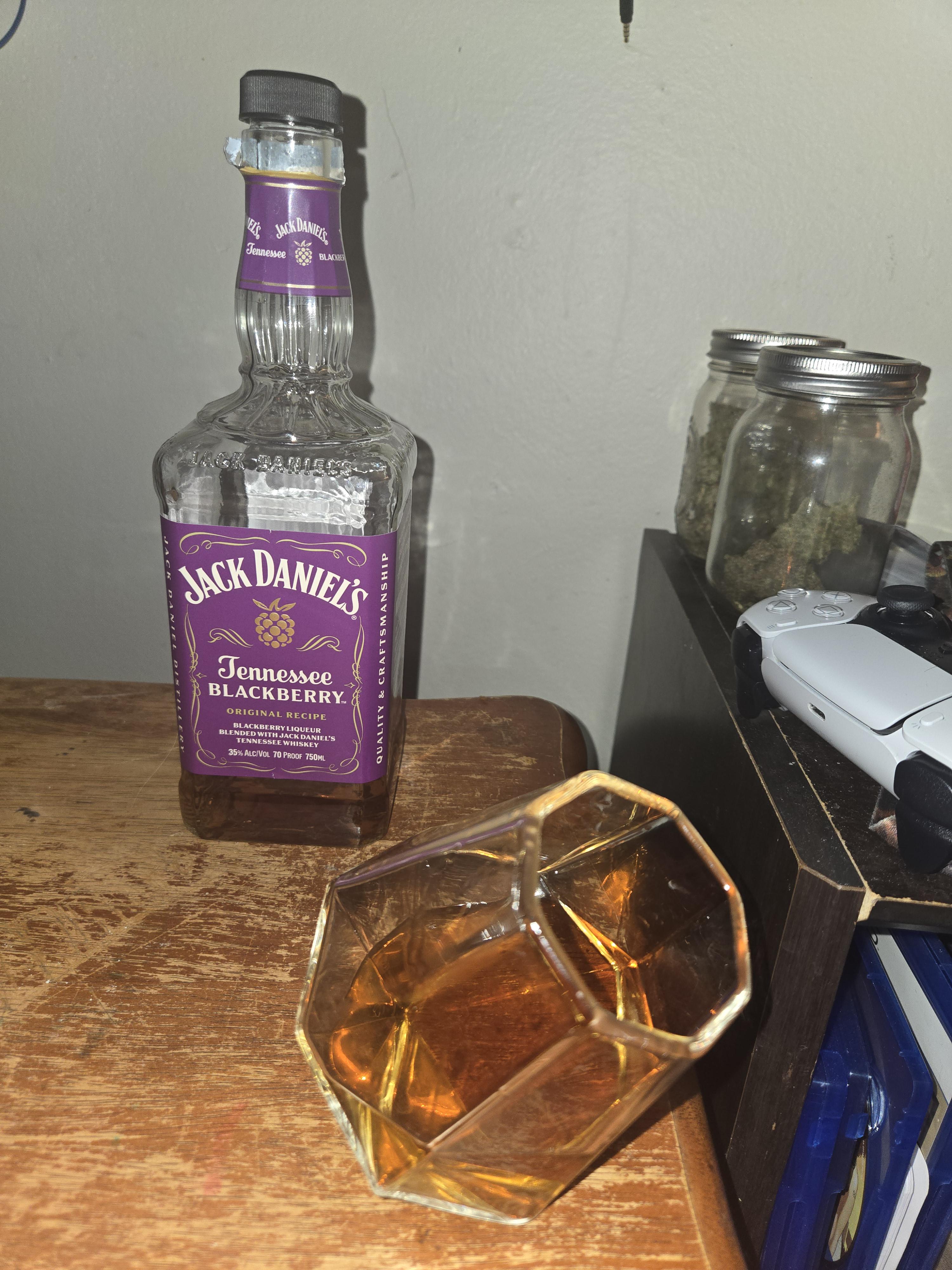 ブラックベリージャックダニエル、めっちゃ美味しいね！ : r/whiskey