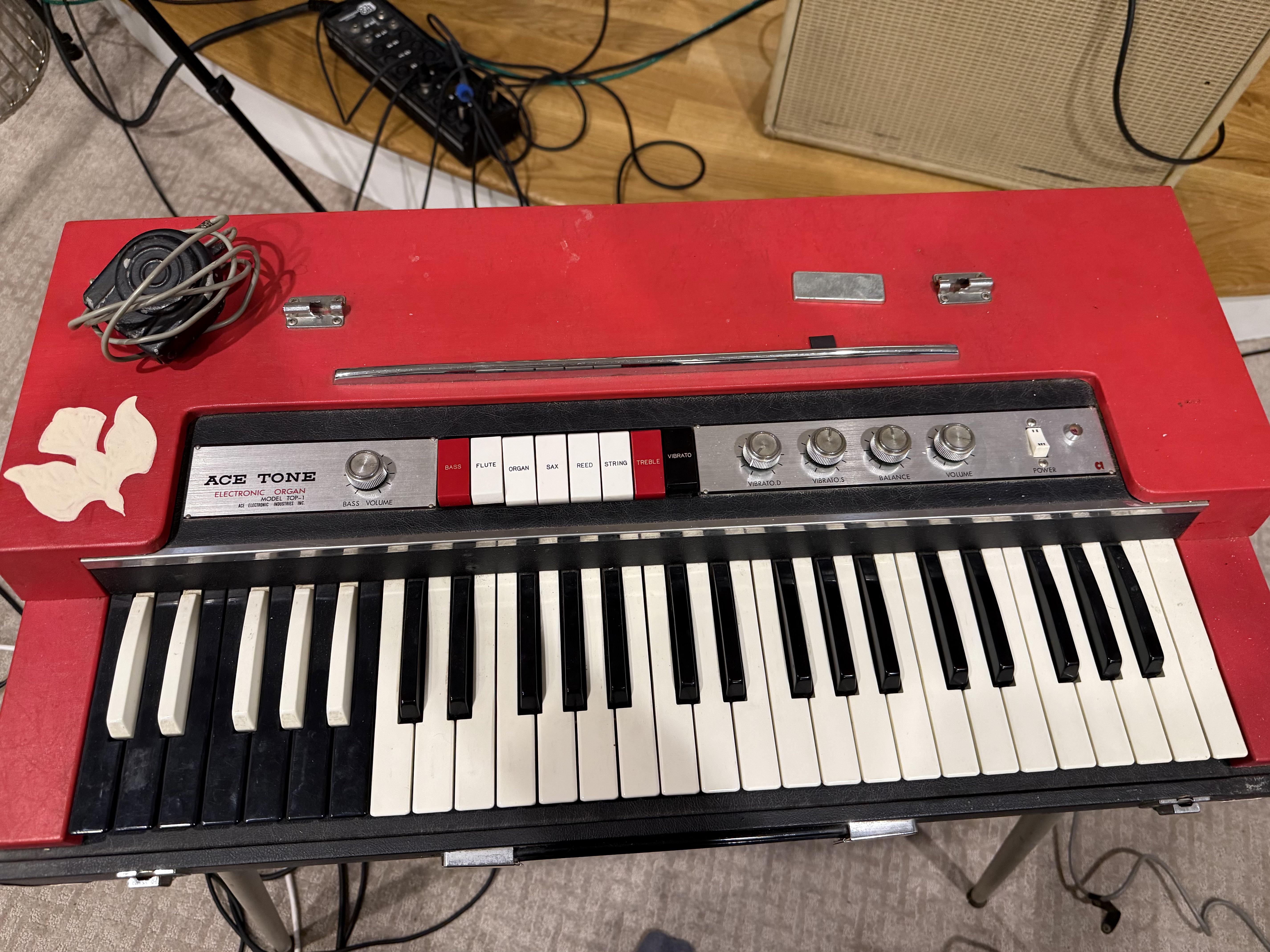 俺のバンドが1969年製のAce Tone Top-1コンボオルガンをレコーディング