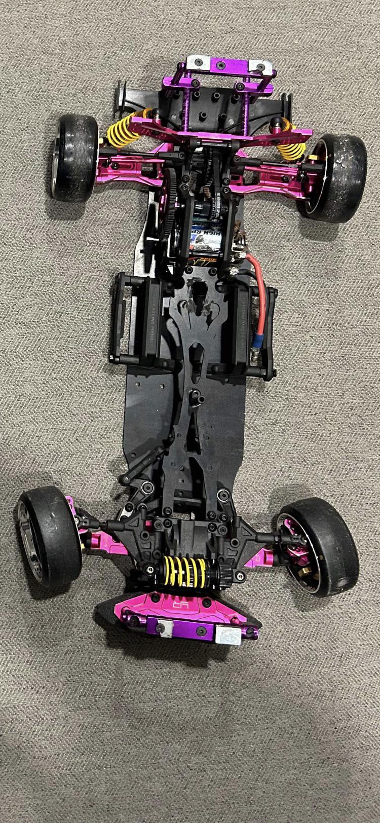 このシャーシ、誰か特定できますか？ : r/rcdrift