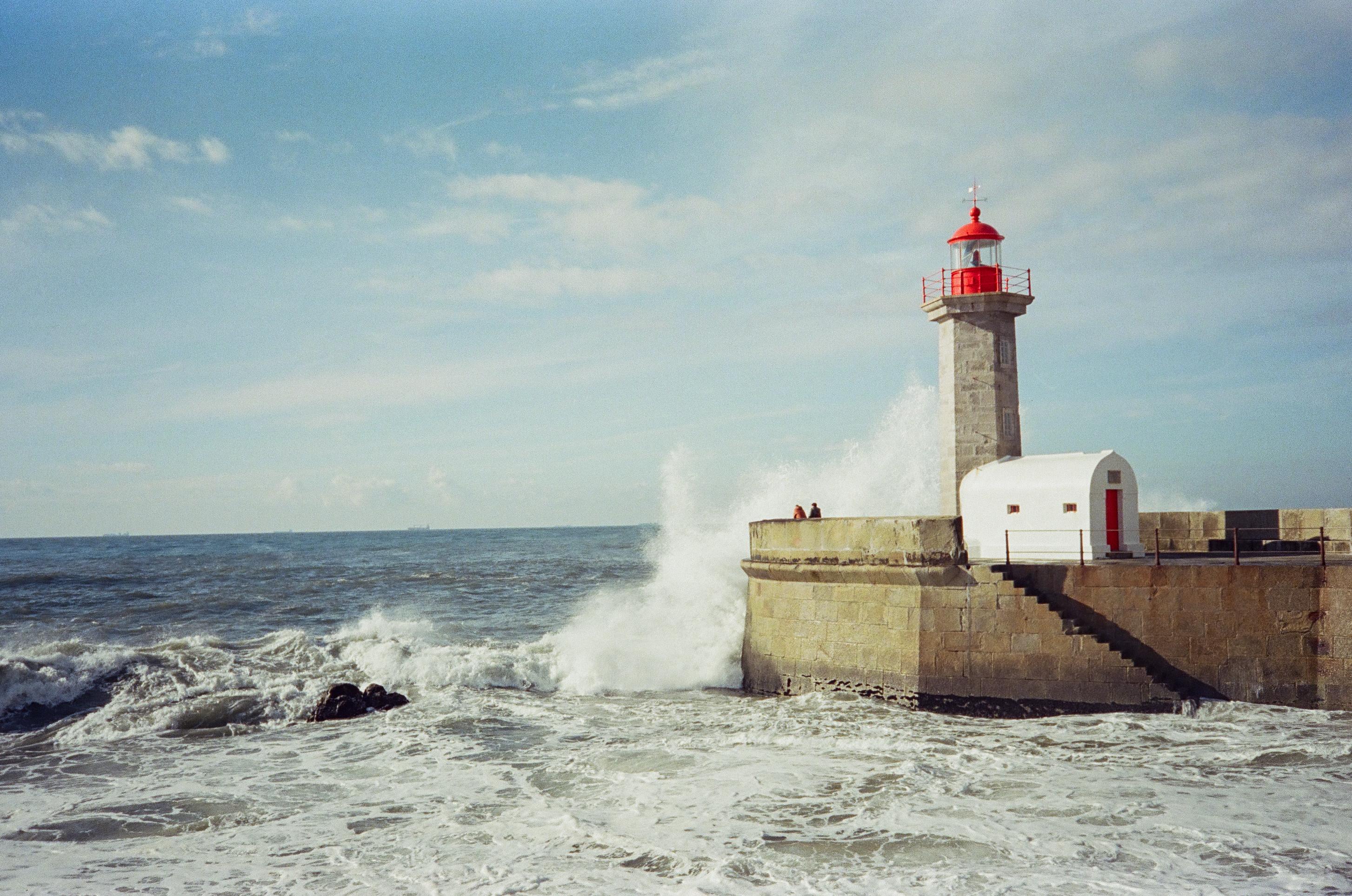 olympus af-10 super quartz date | Kodak Vision3 | Porto : r/analog