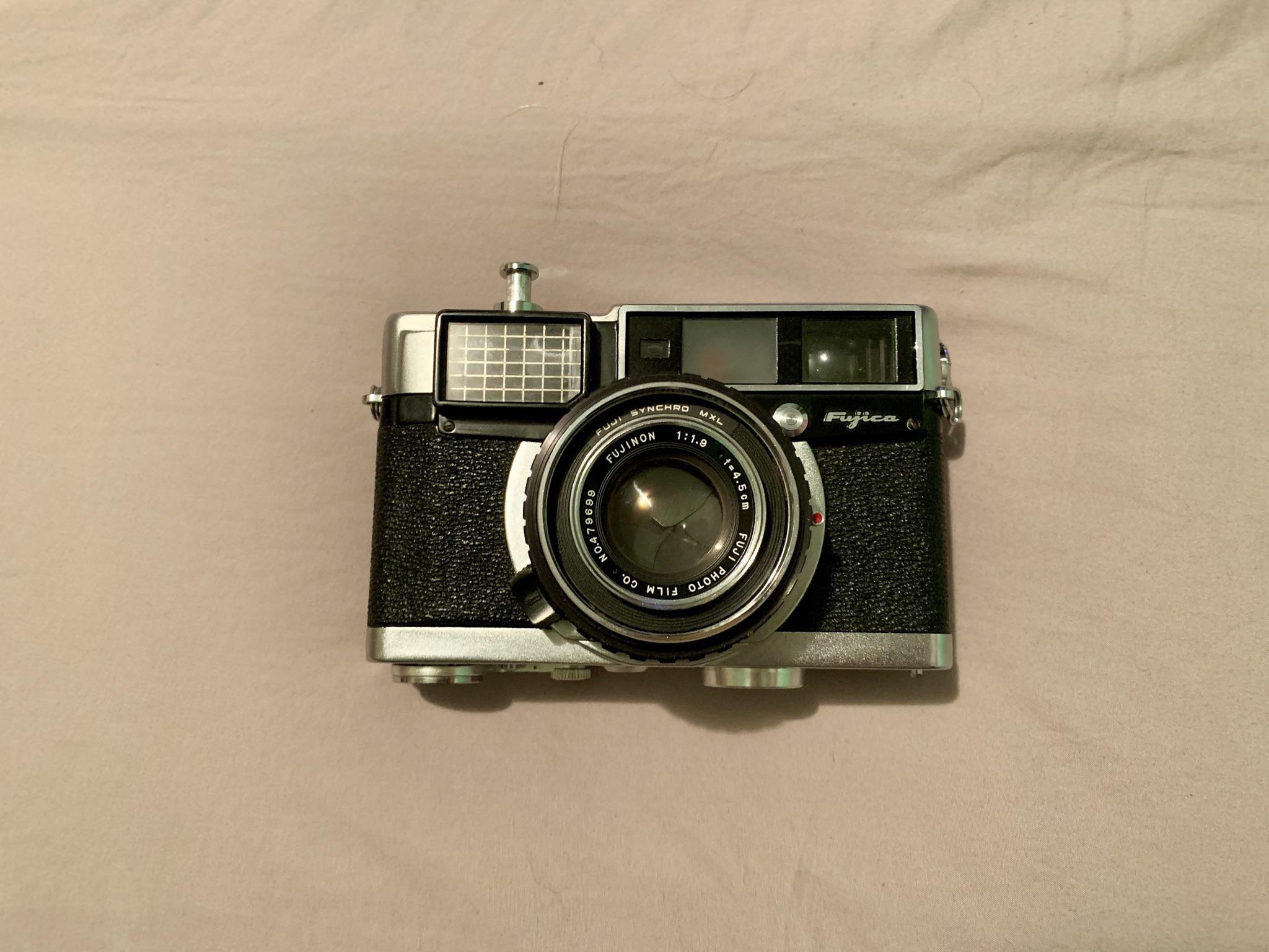 just got this Fujica 35-EE, could anyone tell me a little about it
