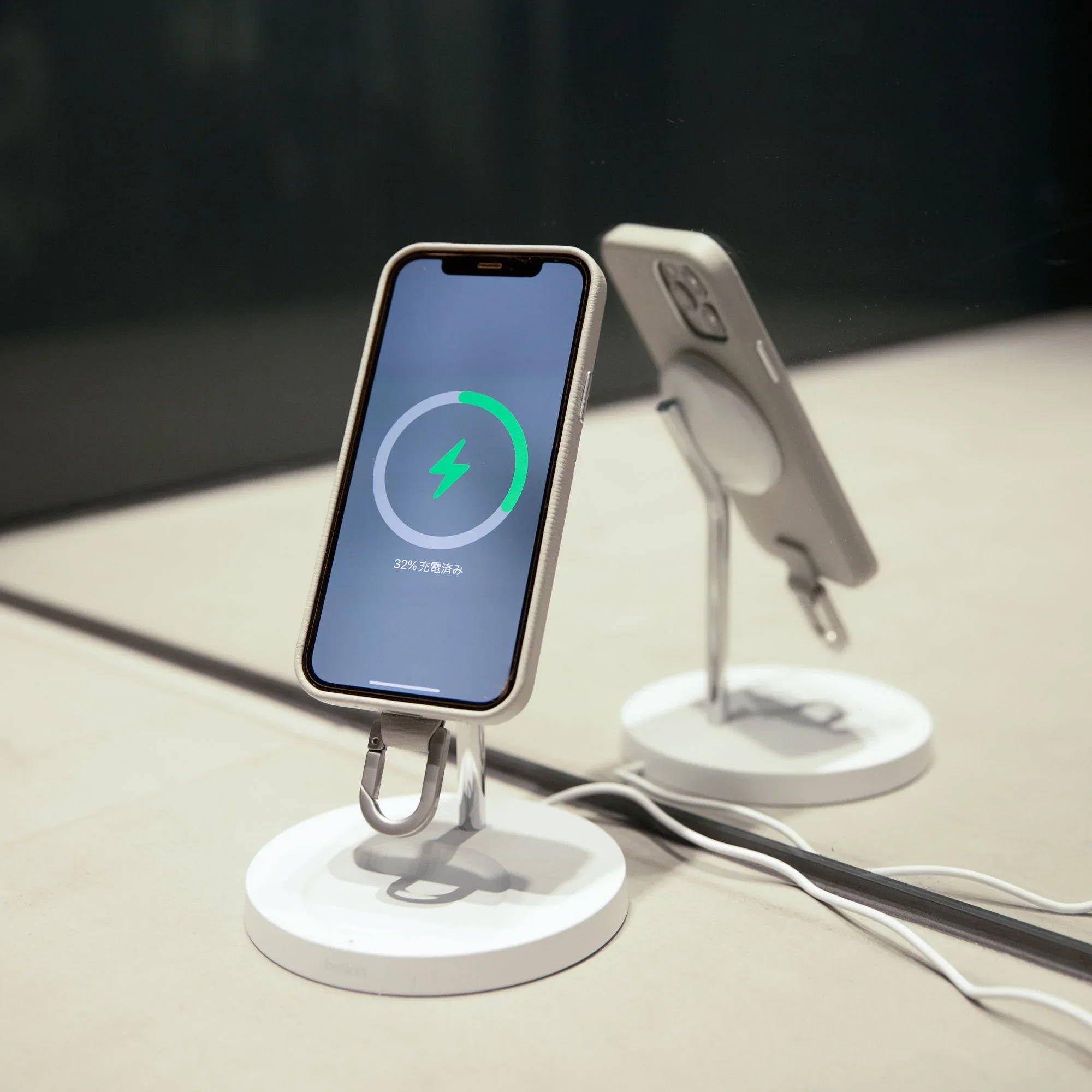 iPhone 16シリーズ対応。ワンマイルの外出に適したウェアラブルな