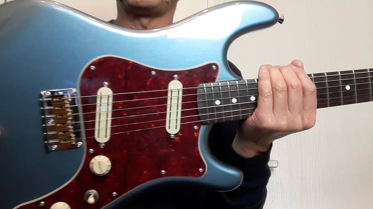 24インチショートスケール＆ソフトVネックのエレキギター キングトーン