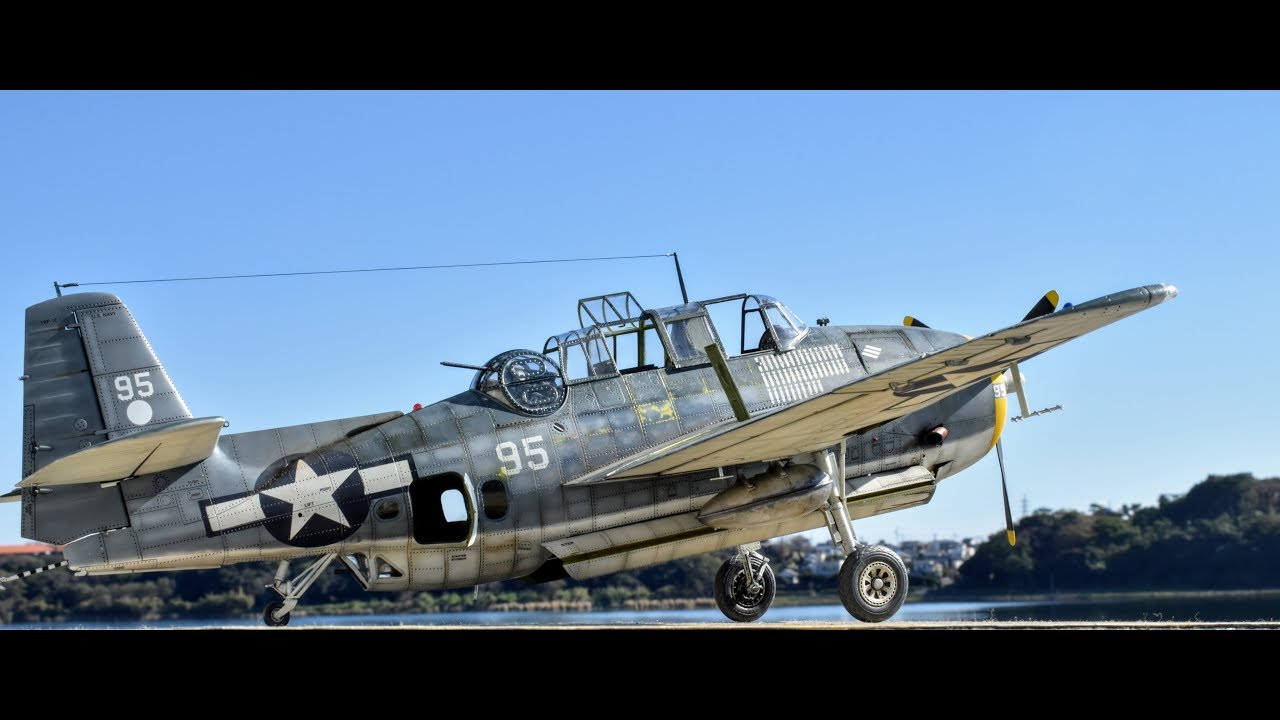 TBF-1C Avenger 1/32 Trumpeter kit - YouTube
