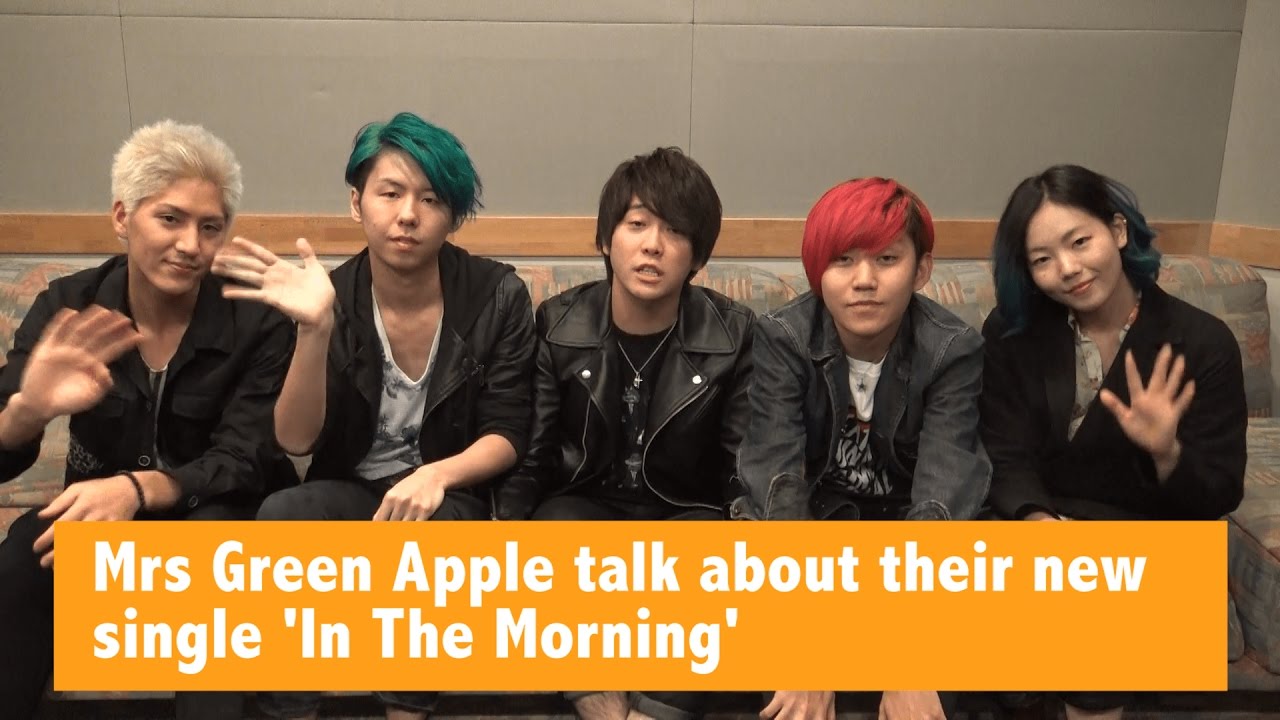 Mrs. GREEN APPLE show off their English speaking skills - YouTube