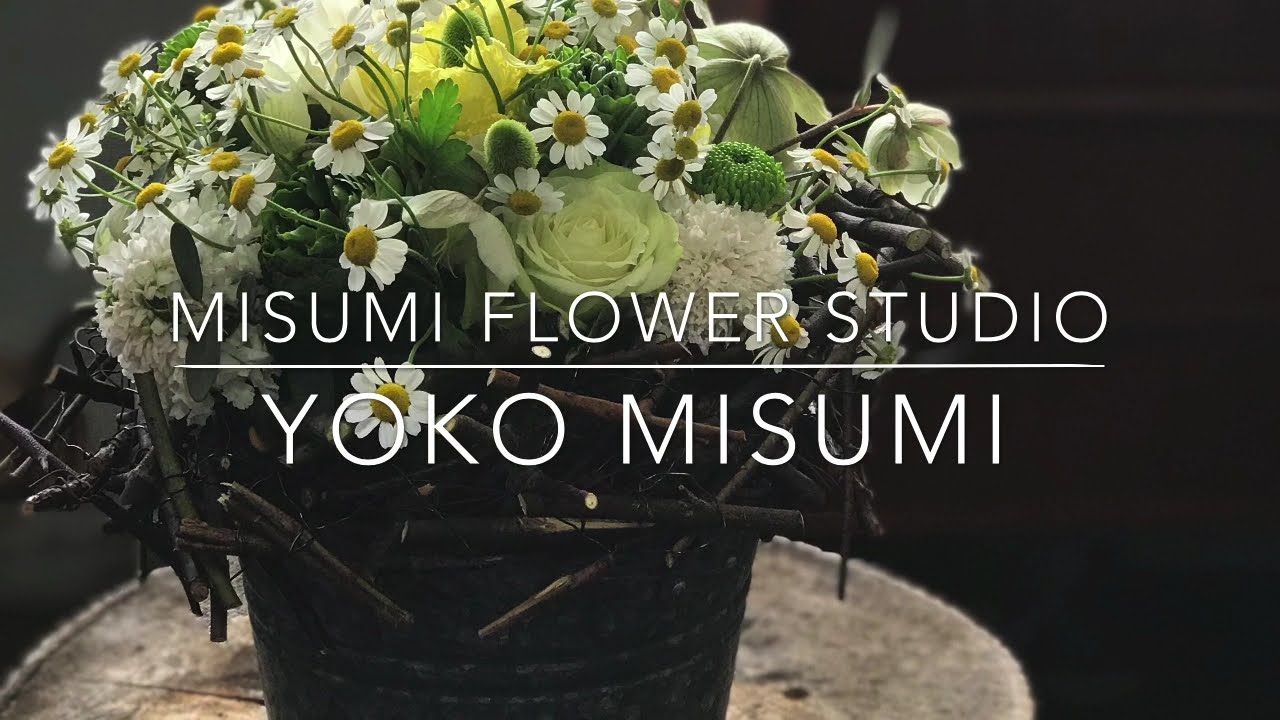 Natural bouquet /hand tied bouquetハンドタイドブーケを枝で装飾した