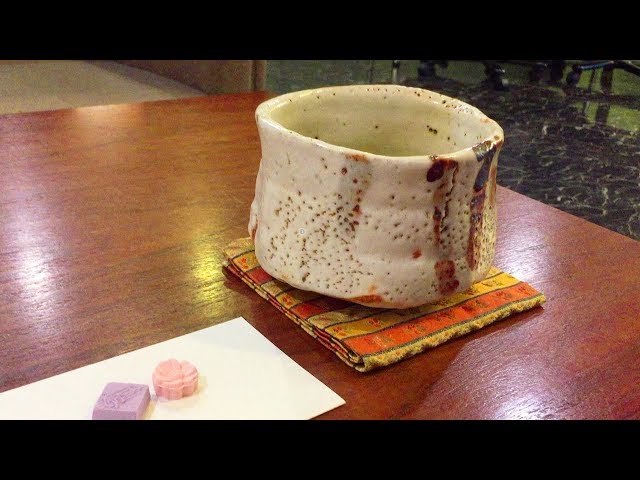 美しい古美術◼️蔵から、凄い美しい黒とカーキ色に茶の3色の抹茶茶碗