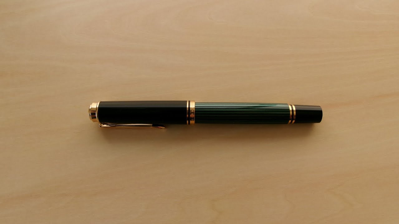 Playing with Pelikan's Rollerball Souverän R400 - YouTube