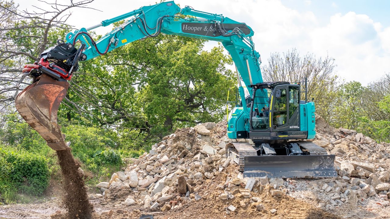Hooper and Sons New Kobelco SK270 SR - YouTube