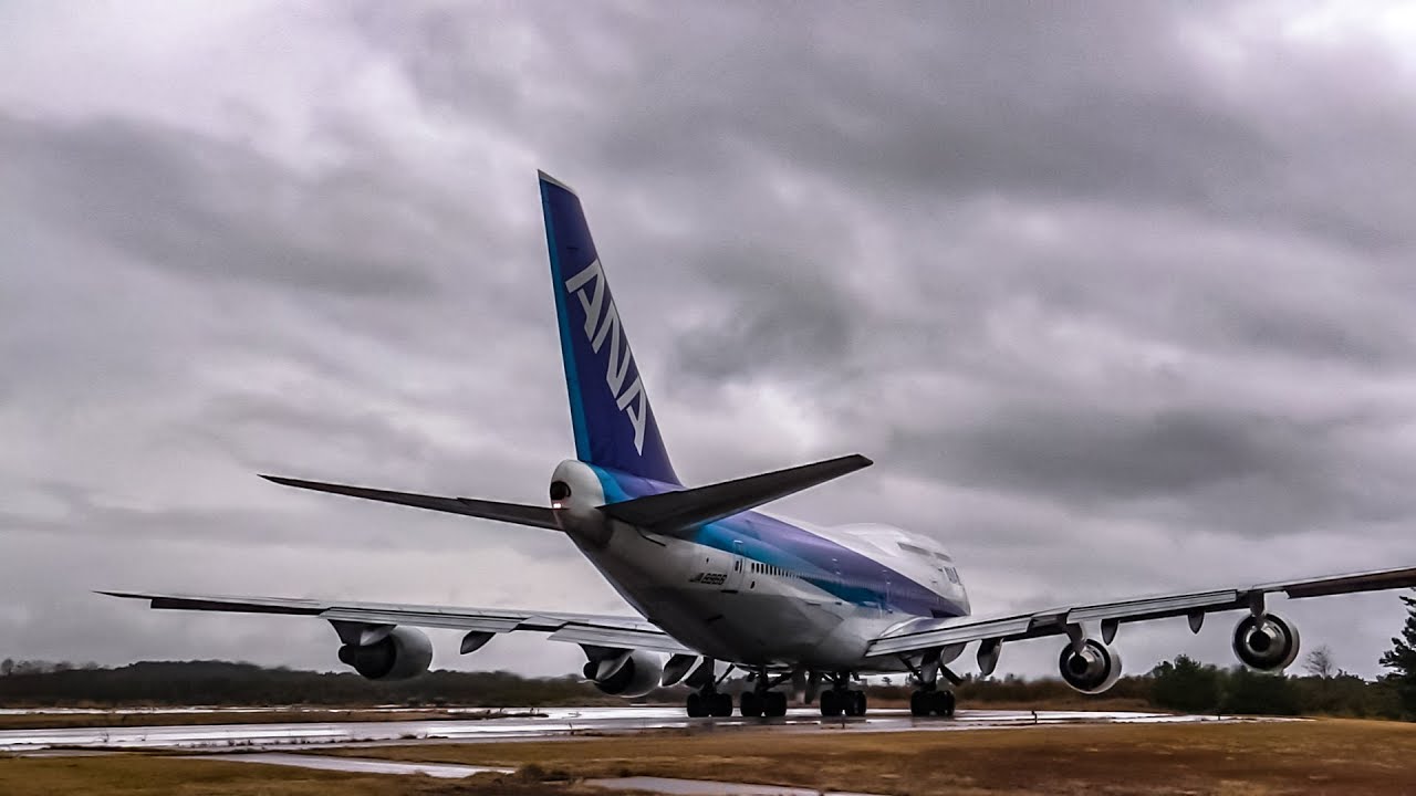 ANA 全日空 1/200 B747-400 ジャンボジェット Amazon.co.jp: 全日空