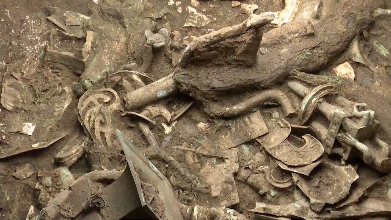 Bronze sacred tree unearthed from No. 3 pit of Sanxingdui Ruins