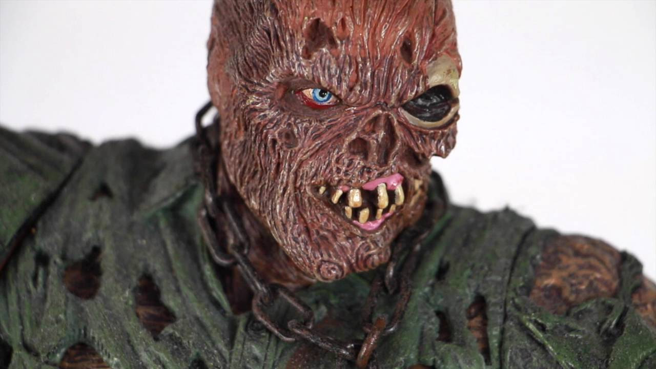 NECA Friday the 13th 18 Inch Deluxe Motion Activated with Sound