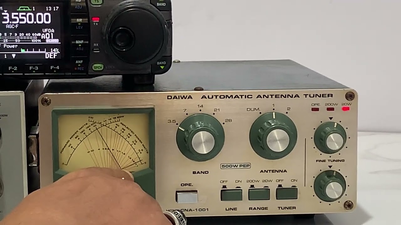 DAIWA Automatic Antenna Tuner CNA-1001 PEP 500W - YouTube