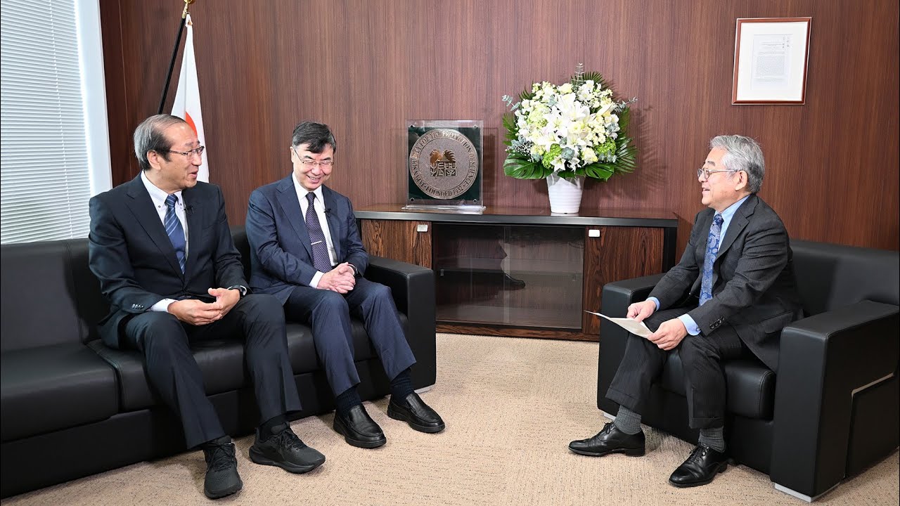 2025年ノーベル賞受賞者 坂口志文先生・北川進先生 表敬訪問 - YouTube