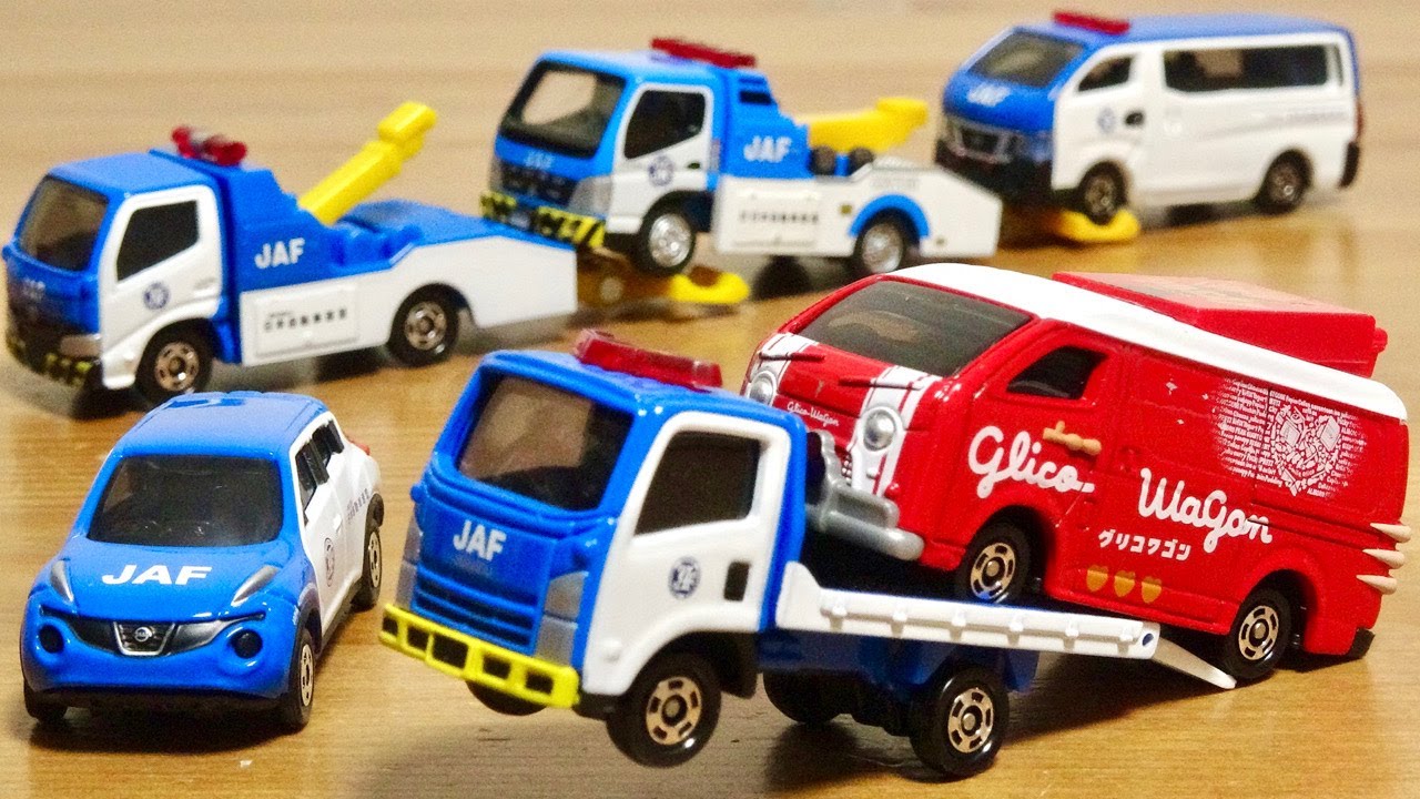 New release from JAF Tomica! Isuzu Elf Car Loader with ramp
