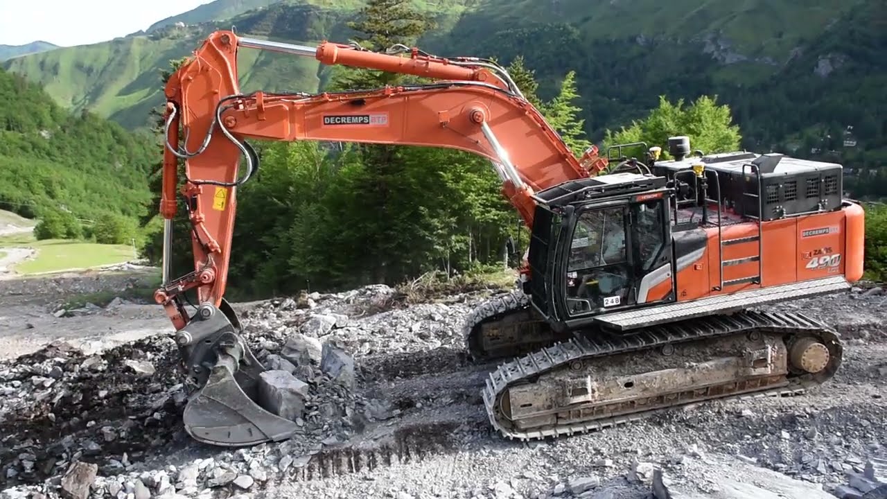 Hitachi ZX490 loading Volvo A25G - Part 1 - YouTube