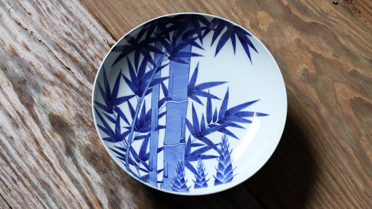 鍋島焼の染付け大皿 稚児絵 直径約30cm 鍋島焼の染付け大皿 稚児