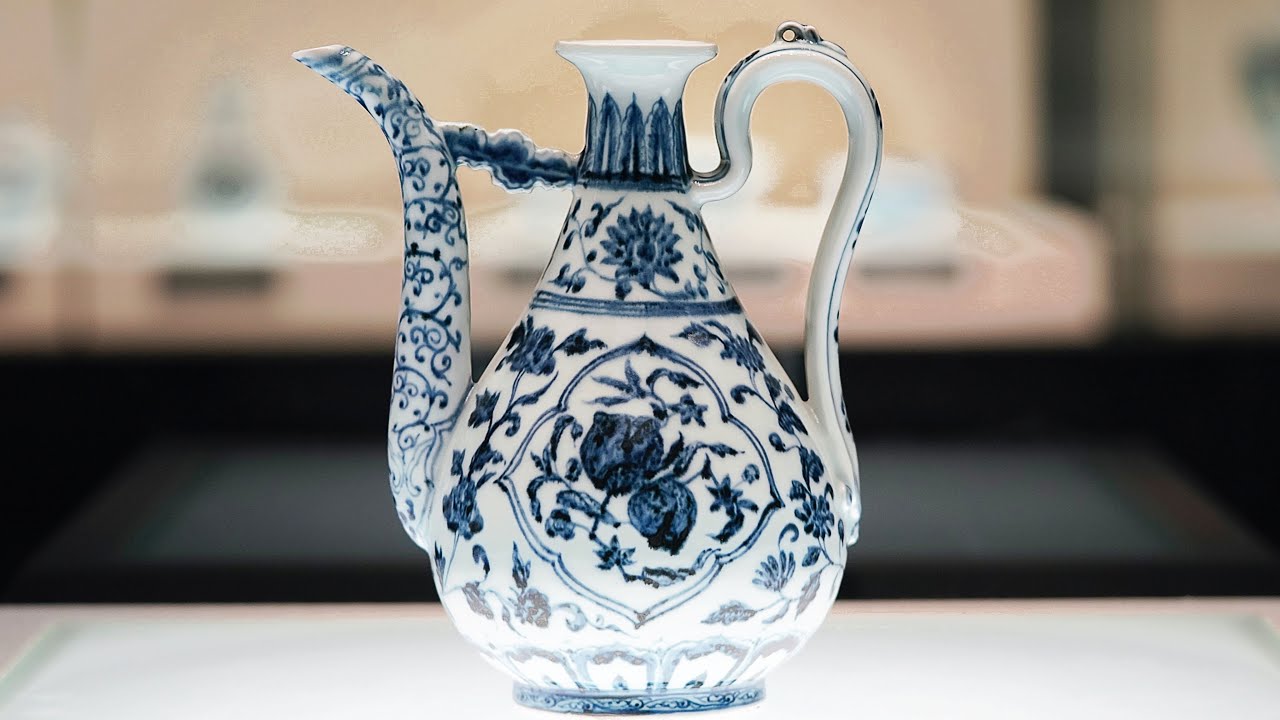 Antique Appreciation]Blue-and-white Pot with Flower and Fruit