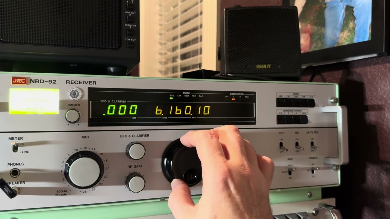 JRC NRD-92 - YouTube