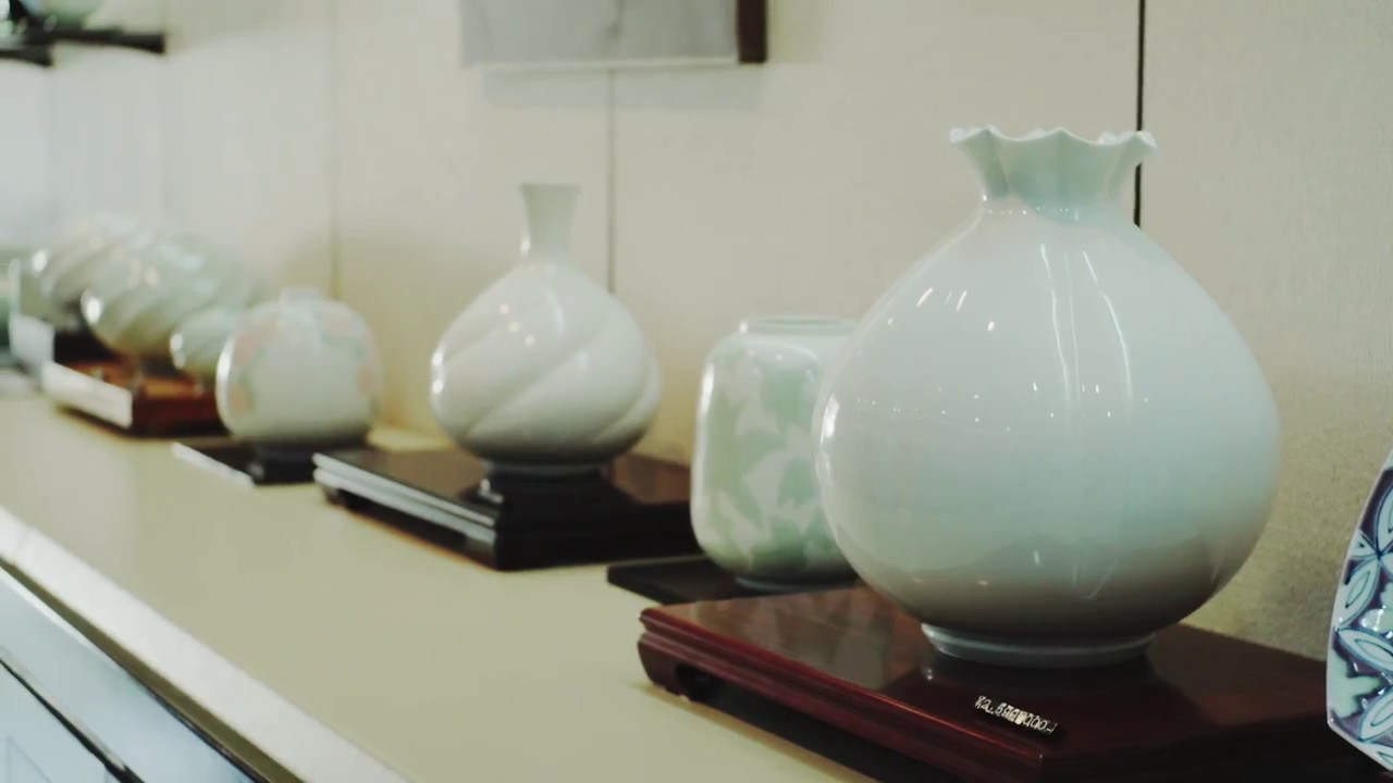 人間国宝 井上萬二作 白磁丸形 壺 有田焼 A8000-1 - 佐賀県有田町