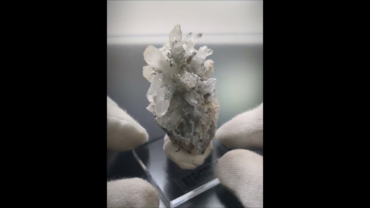 国産鉱物】水晶クラスター(宮崎県) 鉱物標本