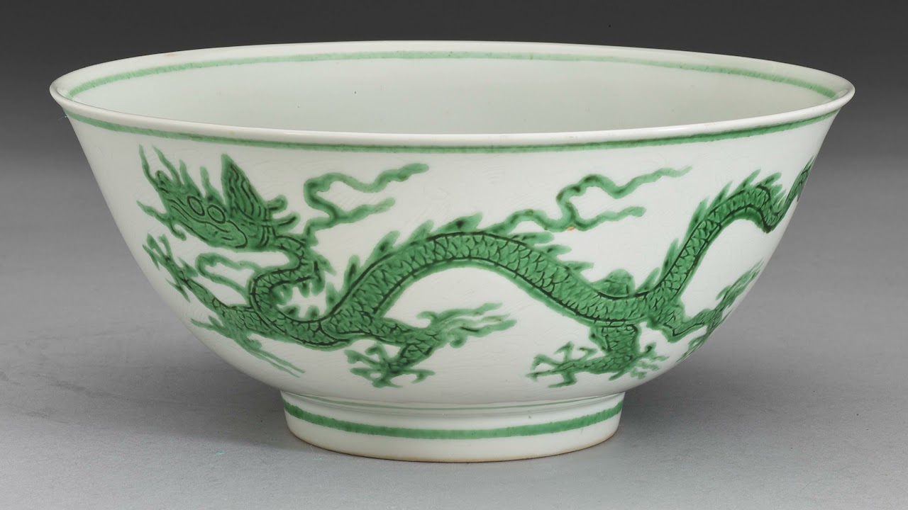 成化绿釉锥刻海水龙纹宫碗：上手才能知真相- YouTube