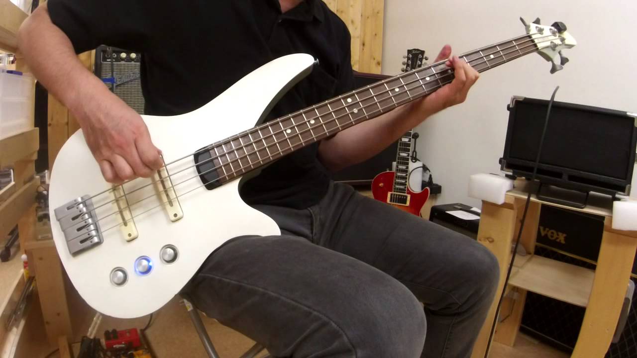 超軽量ベース（3.25kg!）YAMAHA RBX4A2 指弾き - YouTube