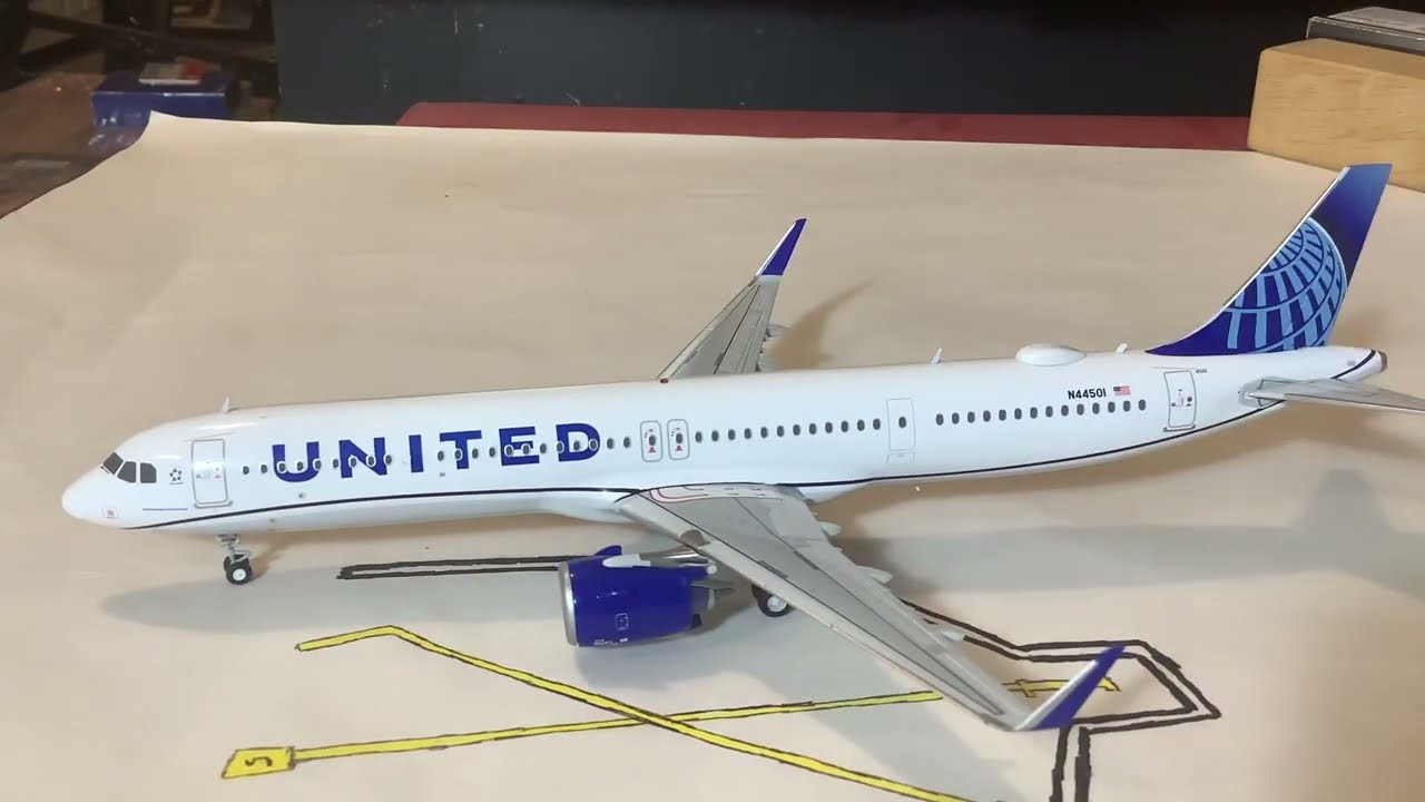 300th Model Unboxing! | 1/200 Scale Gemini 200 United A321neo