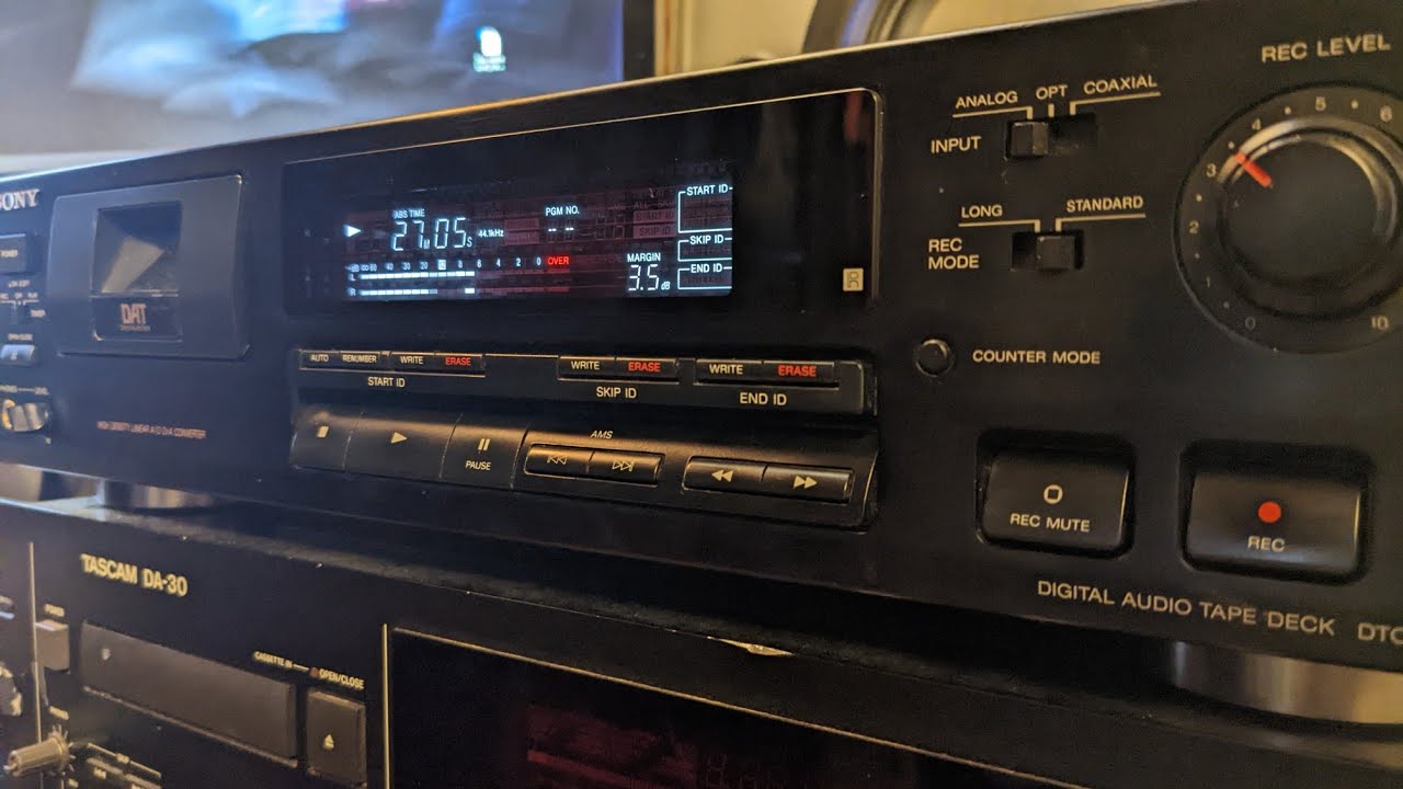 SONY DTC-690 - simple good looking DAT recorder with Long Play