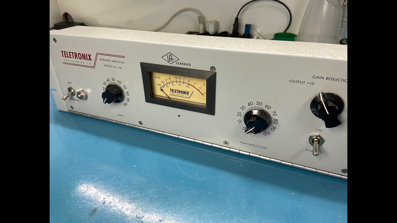 Compressor valvulado Teletronix LA-2A Universal Audio - YouTube